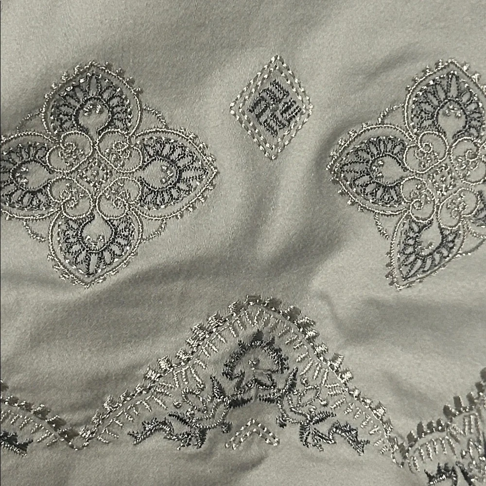 White House Black Market Gray Embroidered WHBM Women's 5” Shorts 10 - Picture 5 of 13